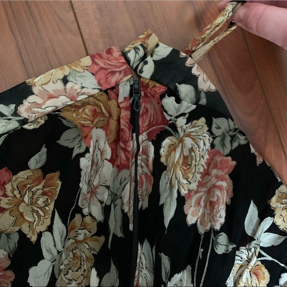 Vintage chiffon floral skirt with asymmetric hem - Picture 3 of 3